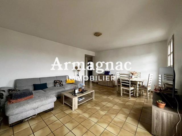 Immeuble en centre ville 350m² Vic Fezensac