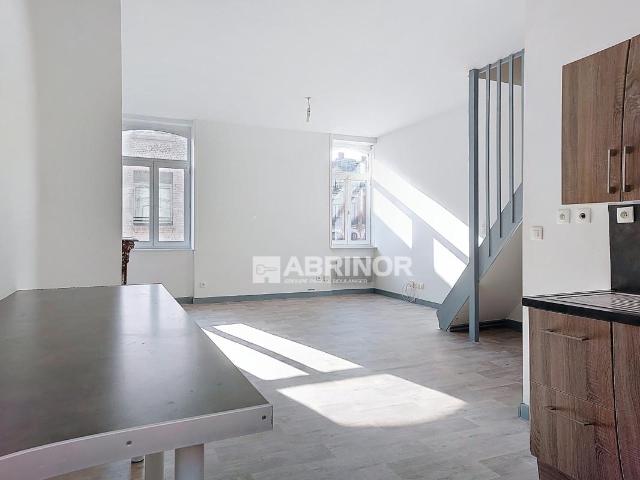IMMEUBLE DE RAPPORT 94m² habitables 2 APPARTEMENTS GARE TGV TOURCOING