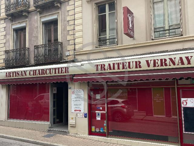 Immeuble habitation et local commercial La Cote Saint Andre