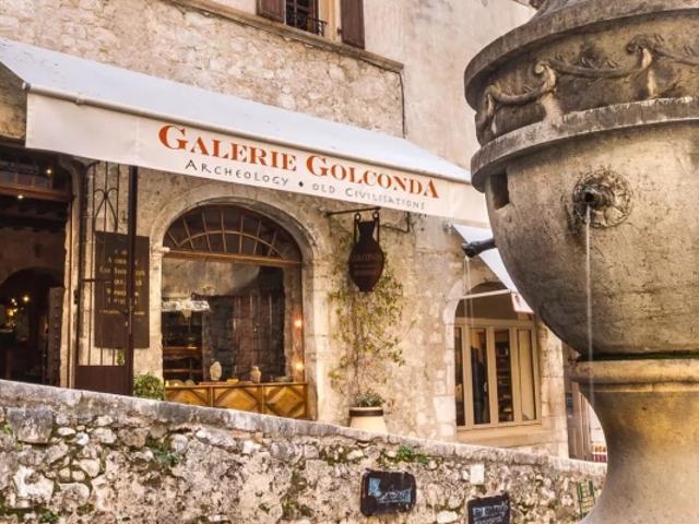 Immeuble historique avec galerie d'art et terrasse panoramique – Saint Paul de Vence