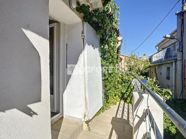 Immeuble La Penne Sur Huveaune Hyper centre ville Rentab. 74m² La Penne sur Huveaune