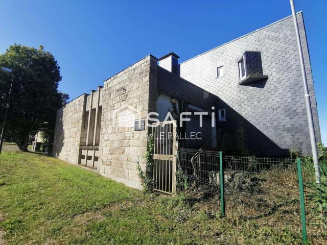 Immeuble La Roche Derrien 22