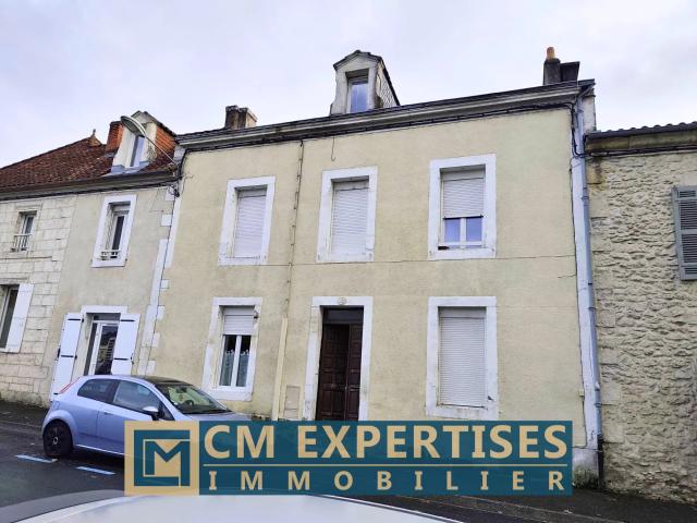 Immeuble locatif avec potentiel – PÉRIGUEUX centre, proche gare
