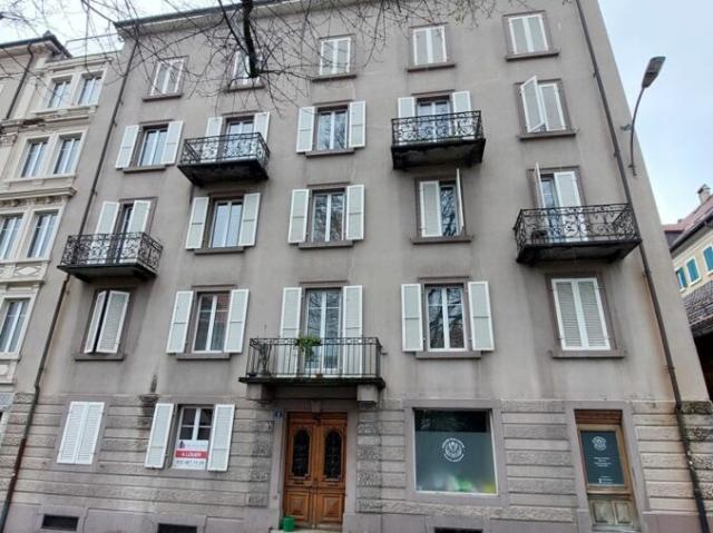 Immeuble Locatif de rendement avec 9 appartements et 1 local commercial