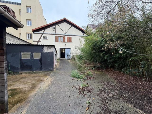 Immeuble maison sur Alfortville de 350 m² habitable avec une co