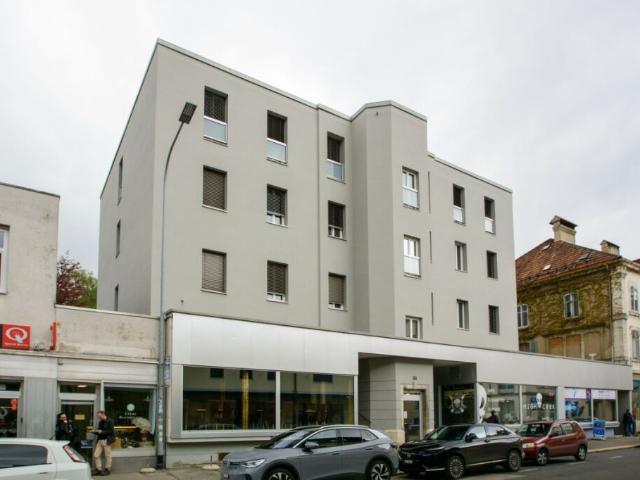 Immeuble mixte avec un rendement de 6,02 % au centre de La Chaux de Fonds