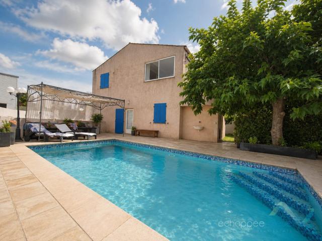 Immeuble mixte de rapport à Cogolin 161m² Cogolin