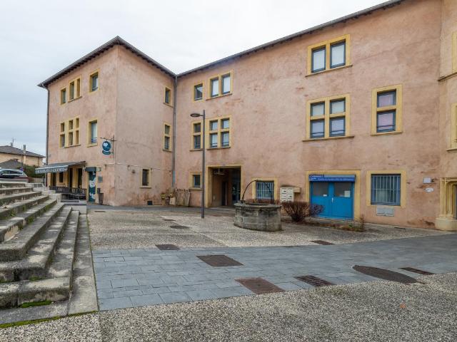 Immeuble partiellement loué 1 407 m² La Verpillière 38