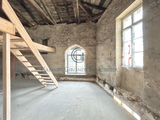 IMMEUBLE PIERRE 400 M2 TERRAIN