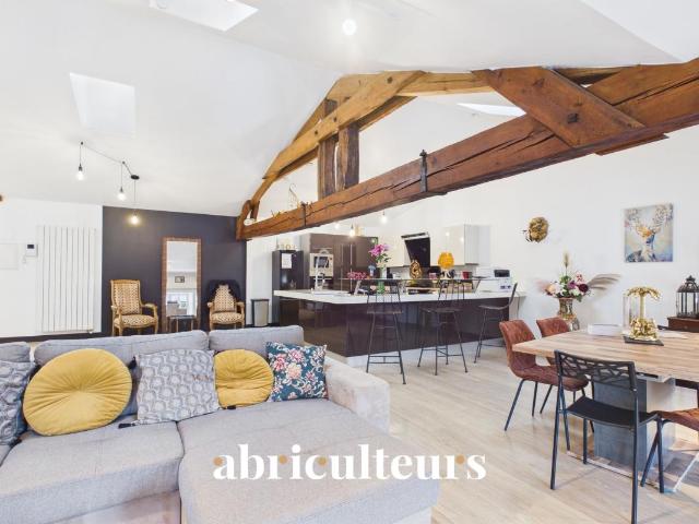 Immeuble polyvalent de 333 m² 6 pièces Saint Savinien