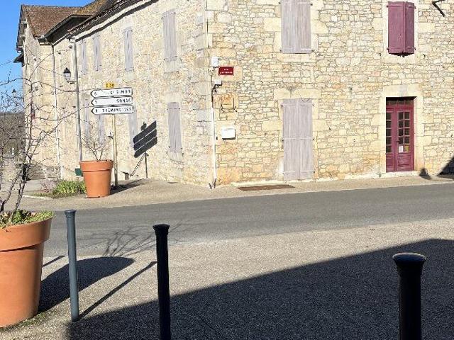 Immeuble plein centre ville Livernon