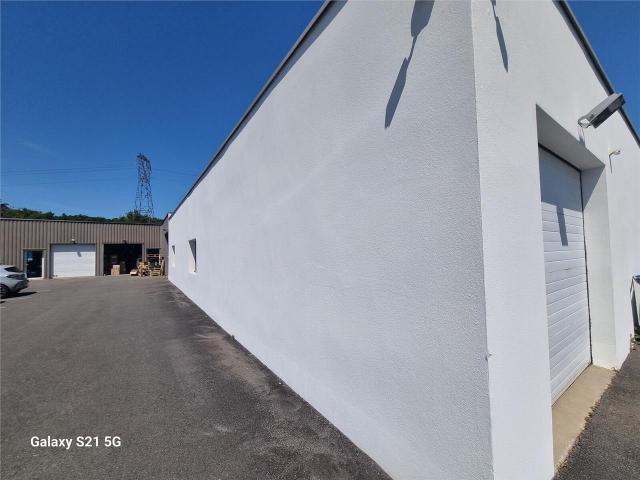 Immeuble pro entrepôt & bureaux à vendre La Montagne