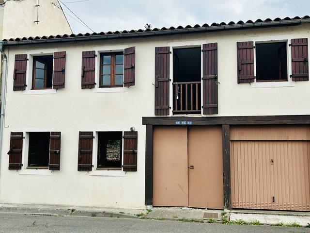Immeuble, proche centre ville 98m² Vic en Bigorre