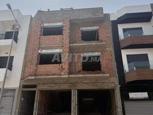 Immeuble R+2 à vendre semi fini à Tamaris