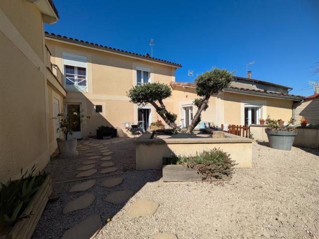 Immeuble rentable en centre de village 290m² Marciac