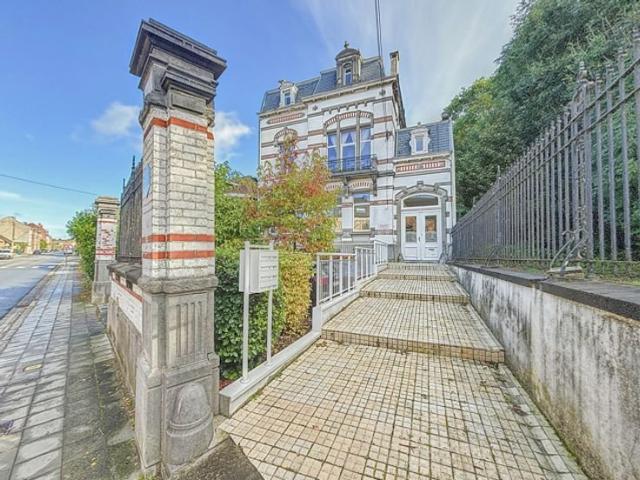 IMMEUBLE RENOVE: 4 APPARTEMENTS + GARAGE ET JARDIN