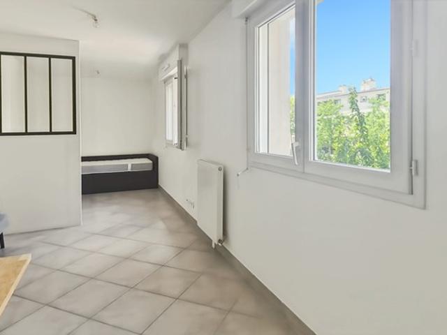 Immeuble récent: studio fonctionnel à 3 min du tram