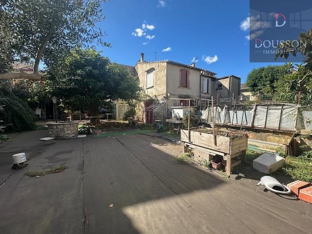 IMMEUBLE SPECIAL INVESTISSEUR SUR TERRAIN DE 1000 m2 surface habitable 519 m2