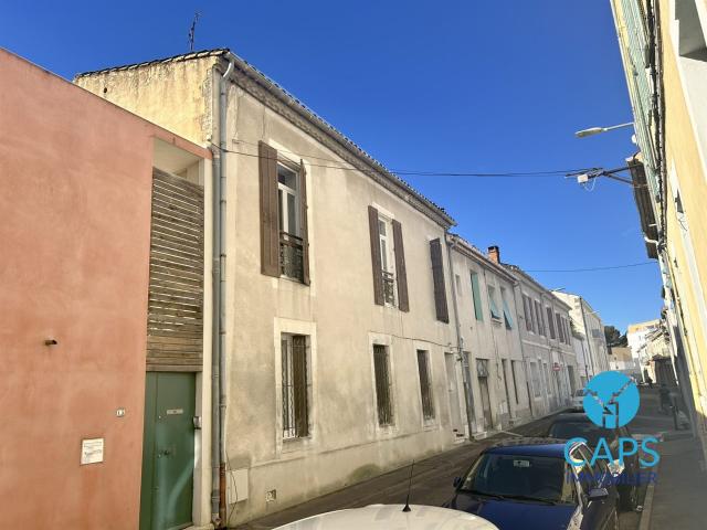 Immeuble sur 2 étages proche site universitaire sur Rue de l. 165m² Nîmes