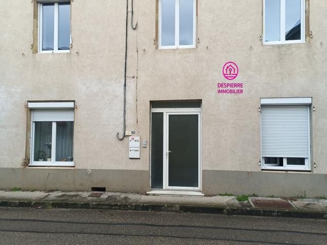Immeuble sur la commune de Jarcieu composé de deux logements