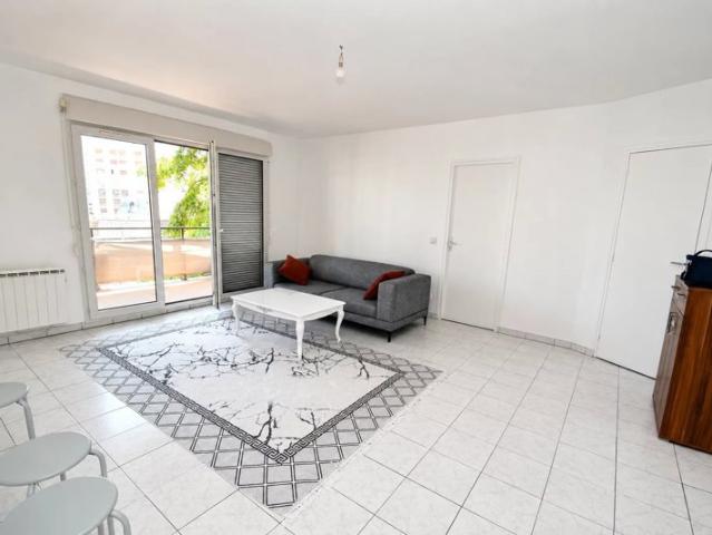 ? IMMO5 vous présente ce bel appartement F2 idéalement situé !
