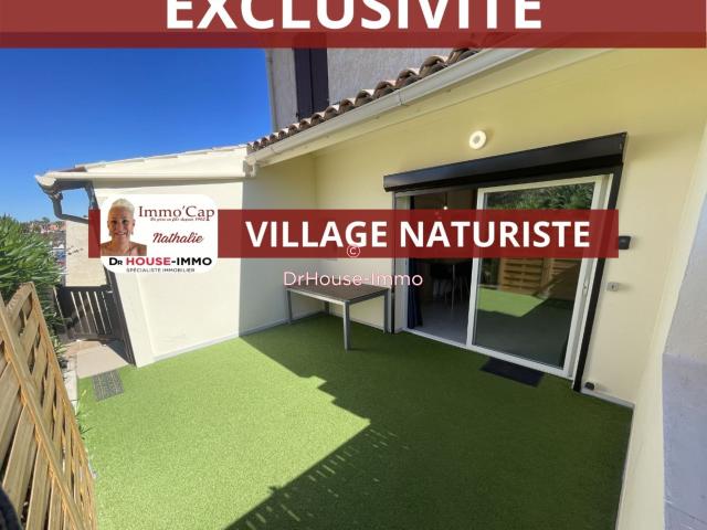 IMMO ' CAP RARE A LA VENTE TRES BELLE VILLA 2 VRAIES CHAMBRES AU VILLAGE NATURISTE SUR PORT VENUS TYPE DUPLEX ORIENTEE OUEST PLACE DE PARKING PRIVATIVE + PISCINE COMMUNE