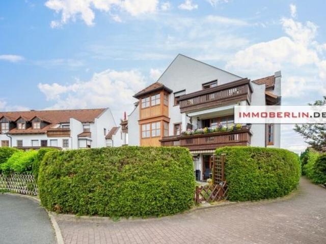 IMMOBERLIN.DE Attraktive Wohnung mit Sonnenbalkon & Tiefgaragenplatz im Berliner Speckgürtel