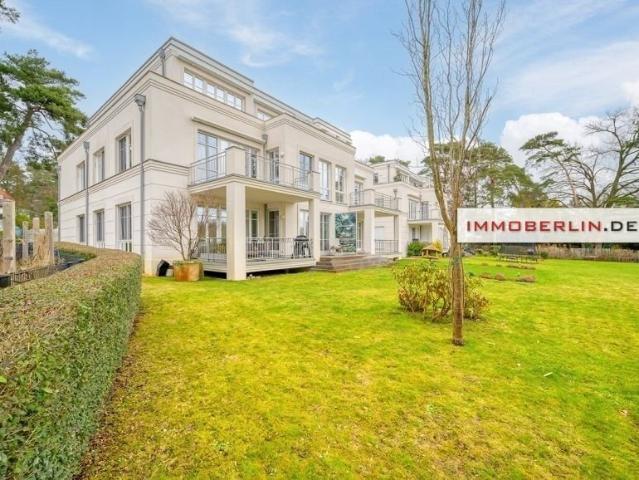IMMOBERLIN.DE Brillante Aussicht! Exquisite Wohnung mit Südbalkon & Tiefgaragenplatz direkt am Grunewald