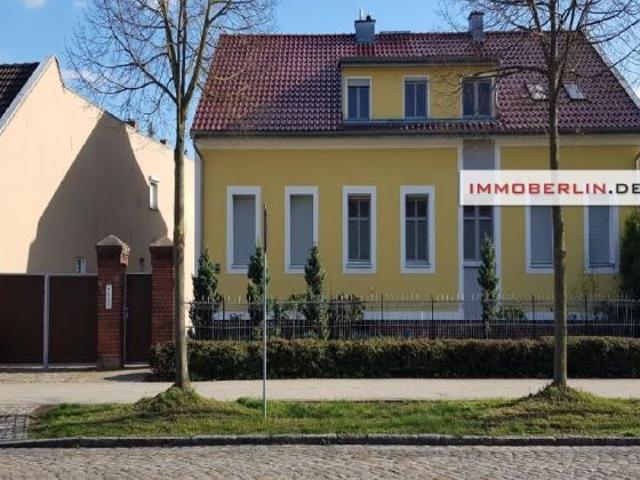 IMMOBERLIN.DE Exzellentes Anwesen mit sanierten Gebäuden & Grundstückspotential