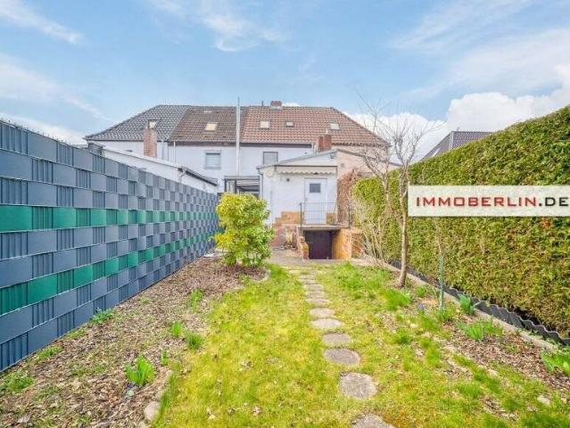 IMMOBERLIN.DE Gepflegtes Reihenhaus mit beschaulichem Garten in Ruhelage