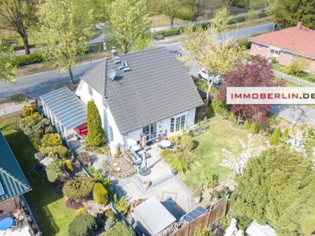 IMMOBERLIN.DE Stilvolles Einfamilienhaus mit Südterrasse & Gartenidylle nahe dem Falkenhagener See