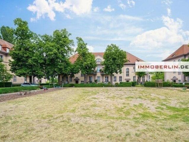 IMMOBERLIN.DE Schöne Altbauwohnung mit Südbalkon, kleinem Garten + Pkw Stellplatz