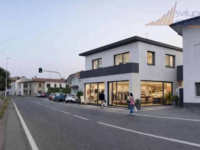 IMMOBILE COMMERCIALE CON PARCHEGGIO IN AFFITTO A GIUSSANO