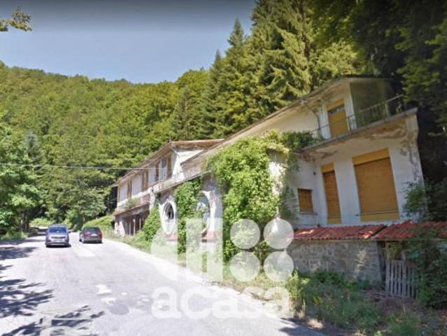 IMMOBILE COMMERCIALE DA RISTRUTTURARE