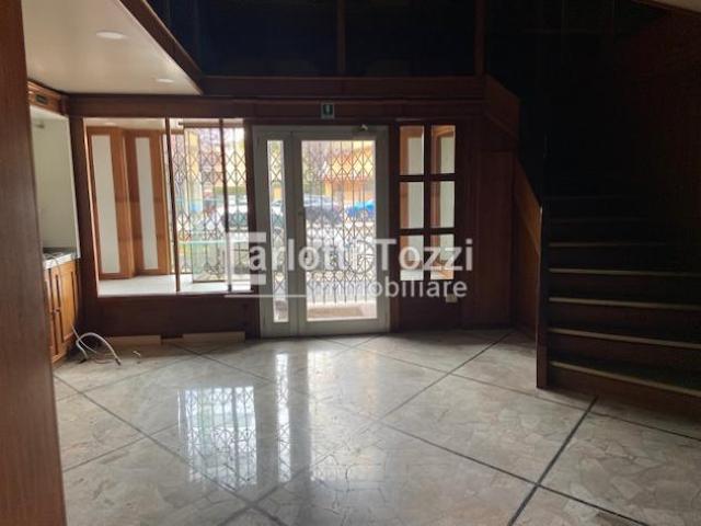 IMMOBILE COMMERCIALE di 77 mq GROSSETO rif. 03504