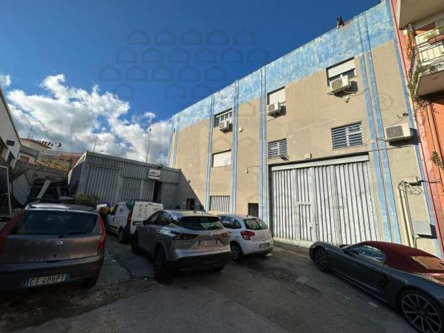 IMMOBILE COMMERCIALE di 20 vani e di 1500 mq MESSINA rif. 2LS16514