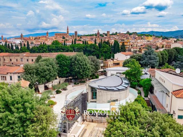 Immobile Commerciale In Vendita Nel Centro Storico DI Arezzo 1700m² Arezzo