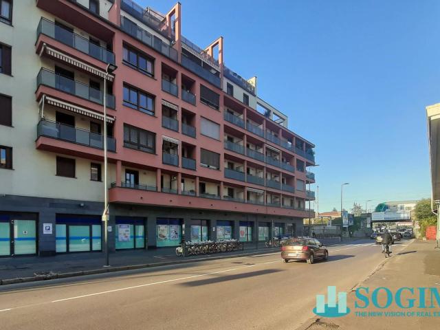 Immobile commerciale in vendita a Milano