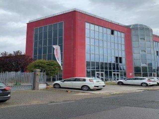 Immobile commerciale in vendita a Pisa