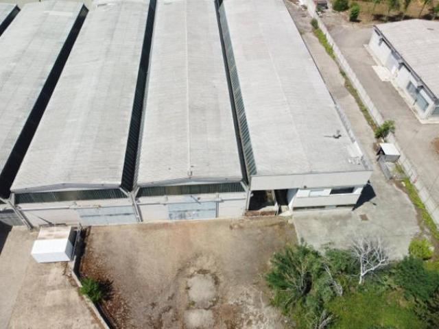 Immobile di 4300 m con 4 locali in vendita a Alessandria