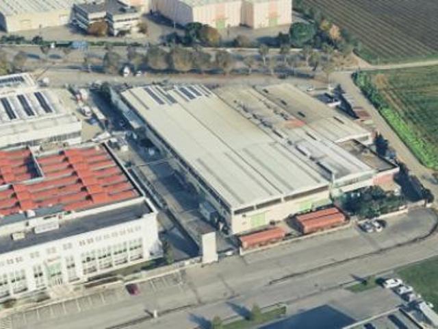 Immobile di 450 m con 3 locali in affitto a Paderno Franciacorta