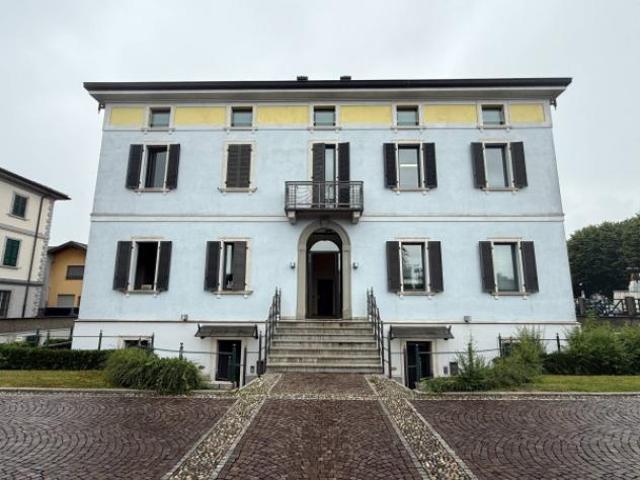 Immobile di 65 m in vendita a Romano di Lombardia