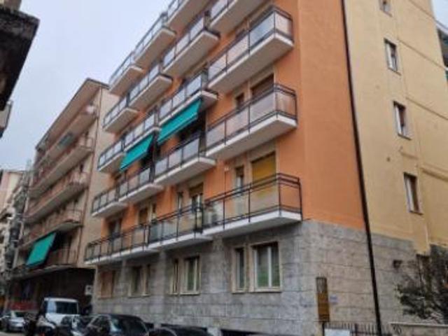 Immobile di 85 m con 3 locali in vendita a Varese