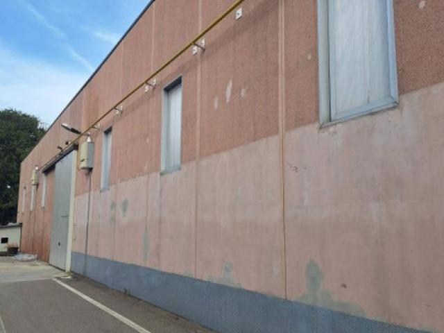 Immobile di 1000 m con 2 locali in vendita a Maranello