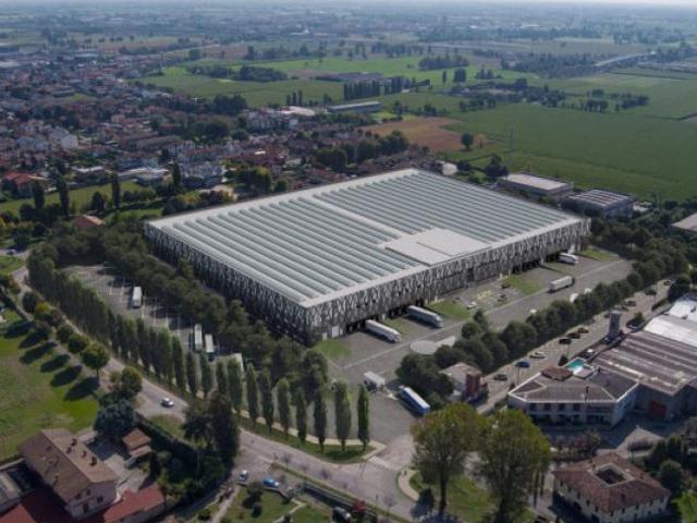Immobile di 11000 m con più di 5 locali in affitto a Brescia