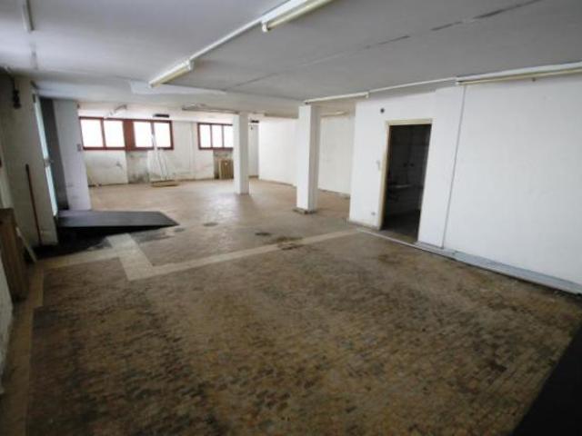 Immobile di 110 m con 1 locale in vendita a Padova