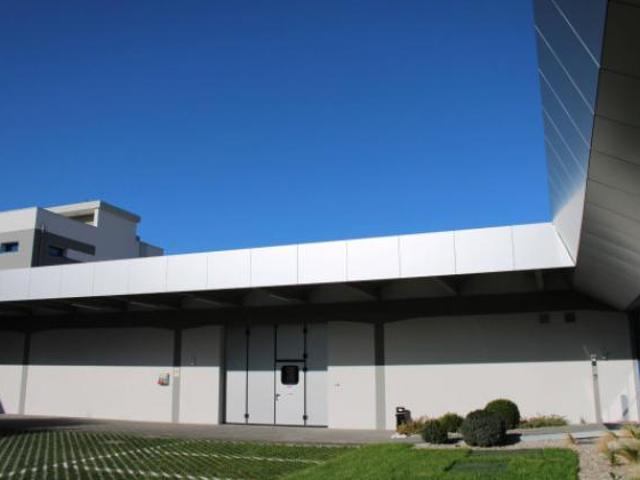 Immobile di 1400 m con più di 5 locali in vendita a Brescia