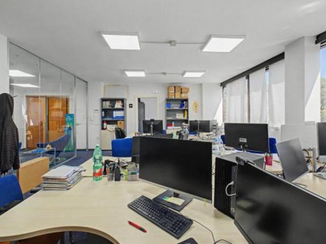 Immobile di 140 m con 4 locali in vendita a Roma