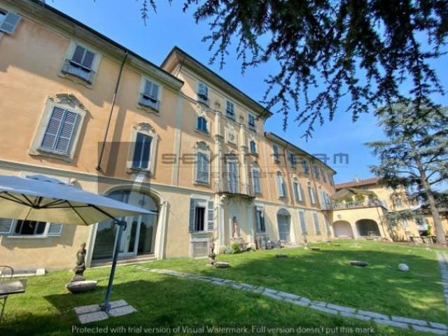 Immobile di 148 m con 2 locali in vendita a Cassano d'Adda