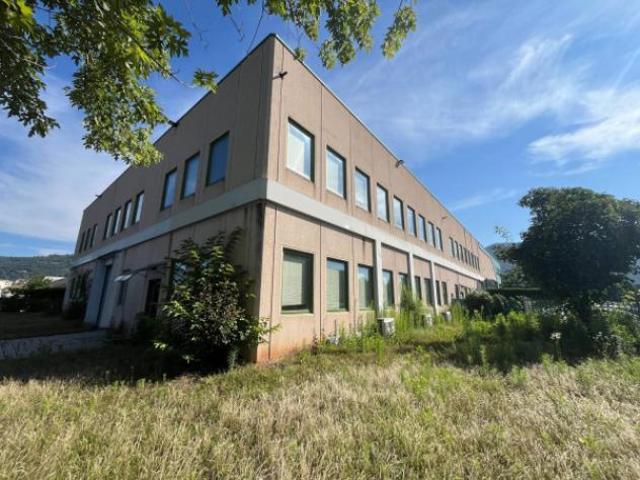 Immobile di 1500 m con più di 5 locali in vendita a Brescia